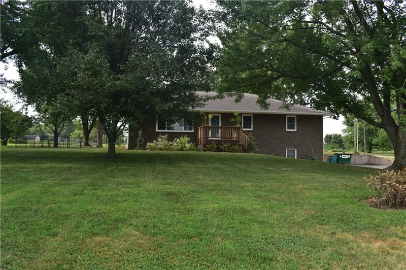 23265 W 287th St, Paola, KS 66071