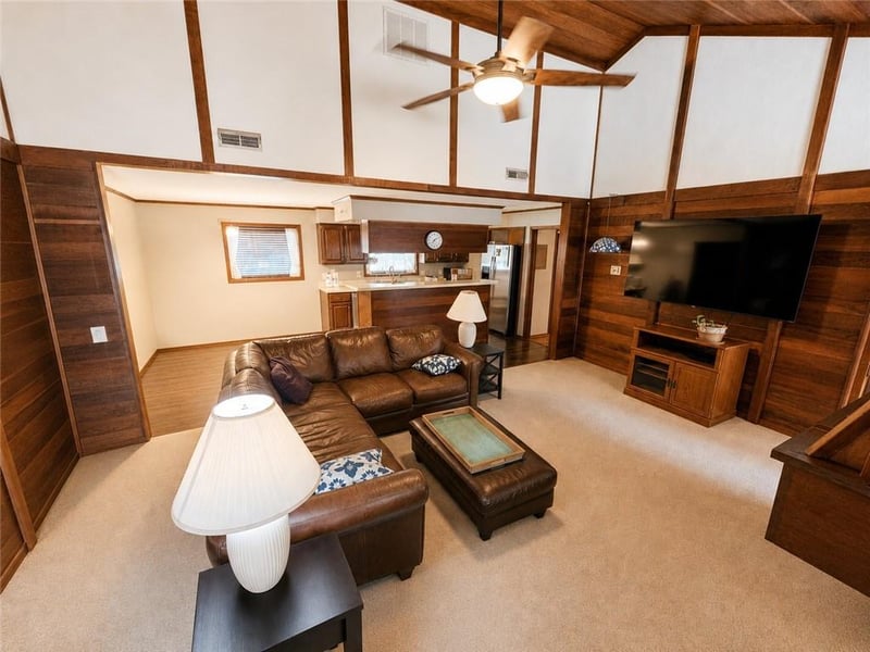 4214 Belmont Cir, St Joseph, MO 64506