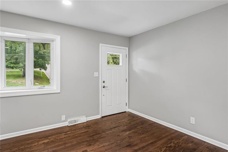 3741 N Brighton Ave, Kansas City, MO 64117