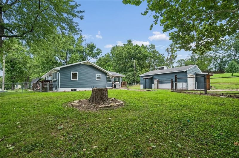 3741 N Brighton Ave, Kansas City, MO 64117