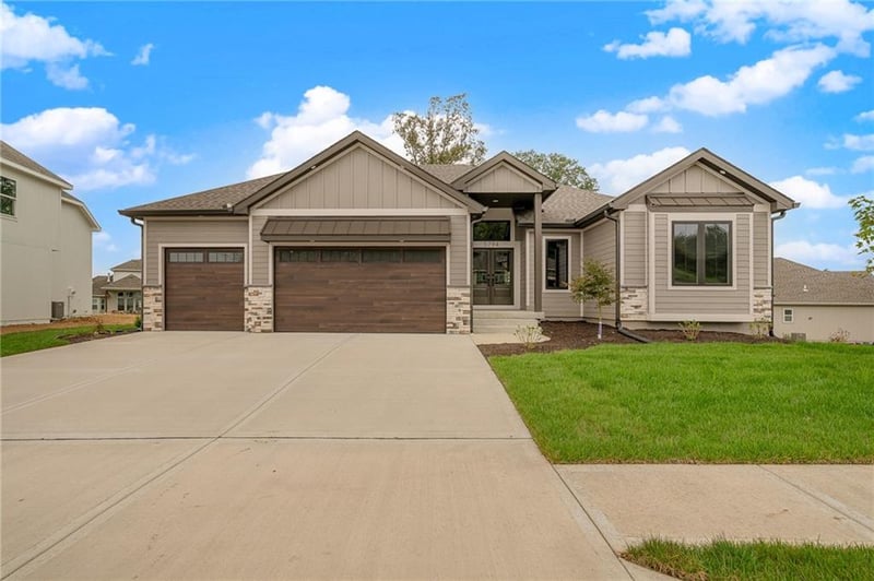 13548 Terrace Park Dr, Parkville, MO 64152