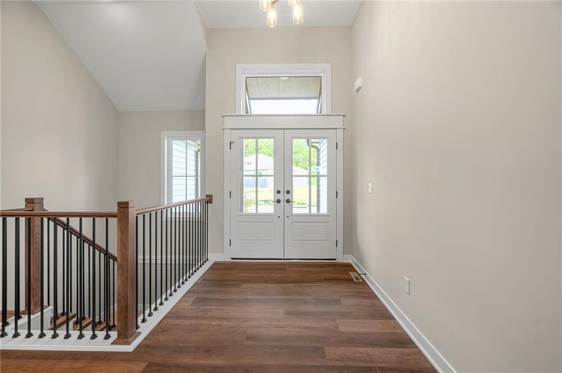 13548 Terrace Park Dr, Parkville, MO 64152