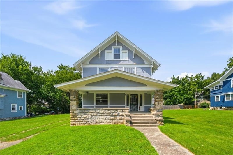 3712 Virginia Ave, Kansas City, MO 64109