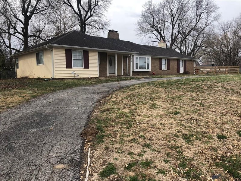 516 N 18th St, Lexington, MO 64067