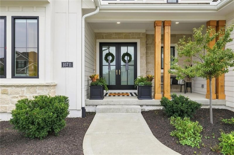 10711 W West 173rd Ter, Overland Park, KS 66221