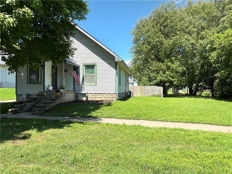 206 N 4th St, Fairfax, MO 64446