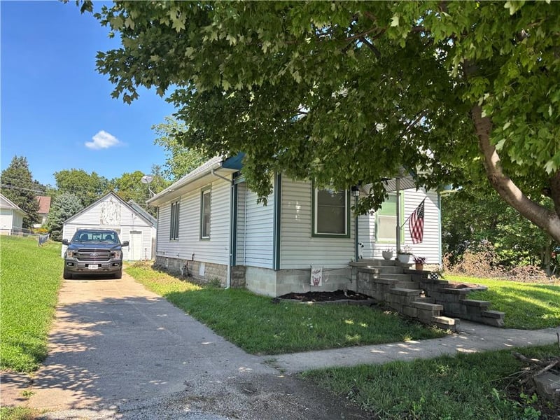 206 N 4th St, Fairfax, MO 64446