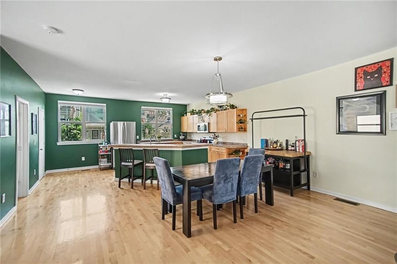 4561 Madison Ave, Kansas City, MO 64111