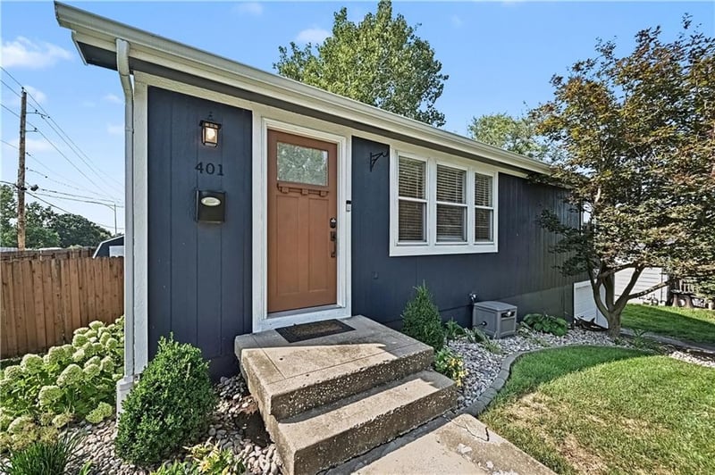 401 NW 71st St, Kansas City, MO 64118