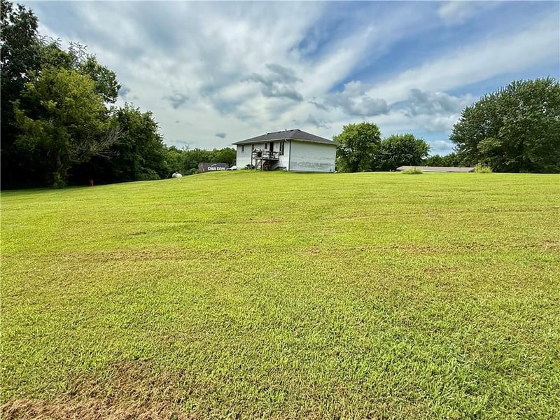 12993 Lock Ln, Excelsior Springs, MO 64024