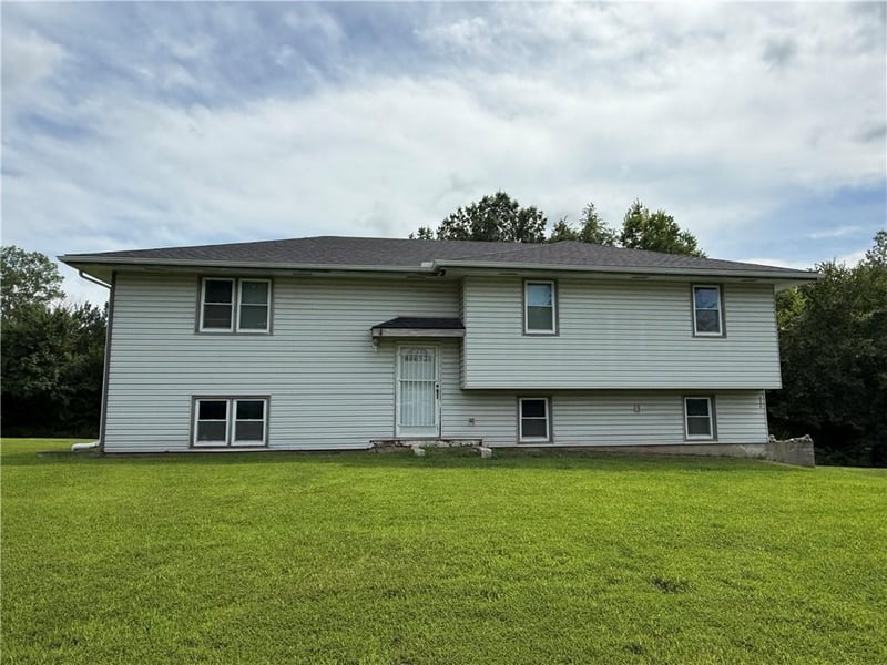 12993 Lock Ln, Excelsior Springs, MO 64024