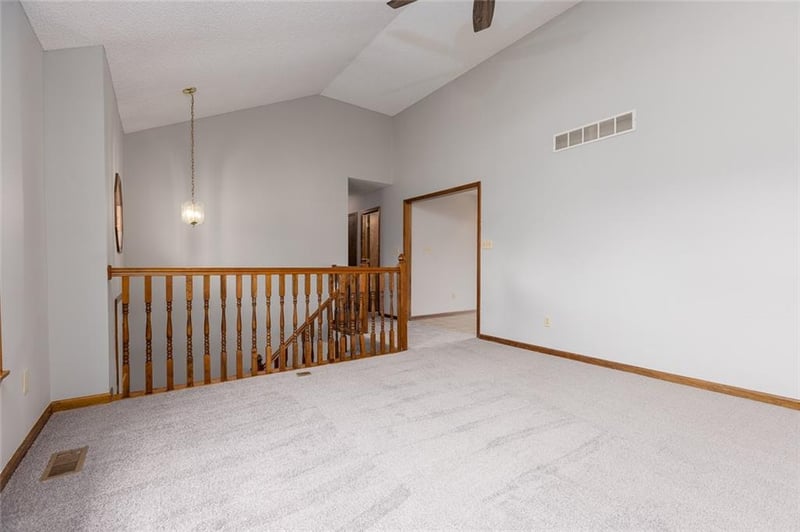 8631 NE 110th St, Kansas City, MO 64157