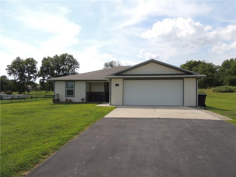 130 NW 181st Rd, Warrensburg, MO 64093