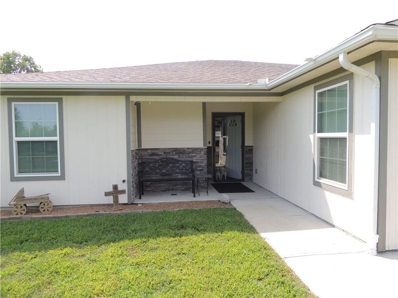 130 NW 181st Rd, Warrensburg, MO 64093