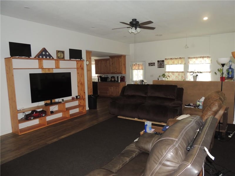 130 NW 181st Rd, Warrensburg, MO 64093
