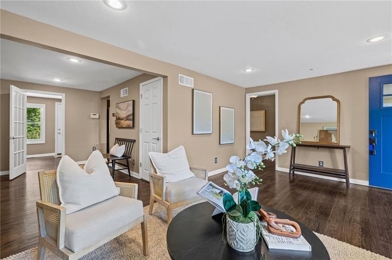 7309 Canterbury St, Prairie Village, KS 66208