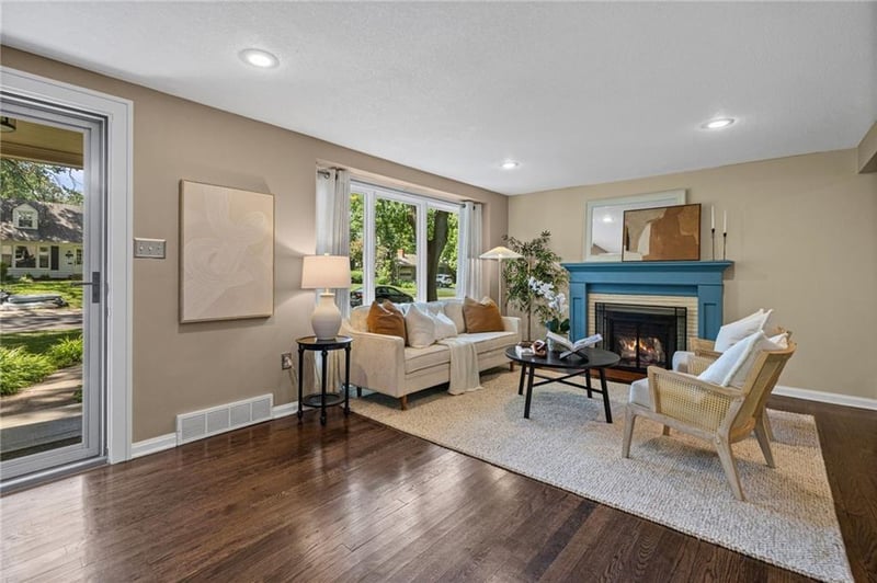 7309 Canterbury St, Prairie Village, KS 66208
