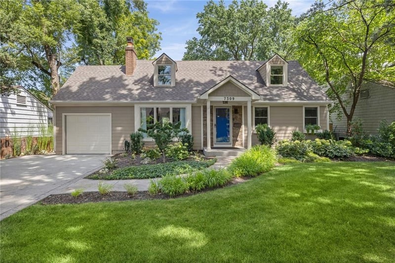 7309 Canterbury St, Prairie Village, KS 66208