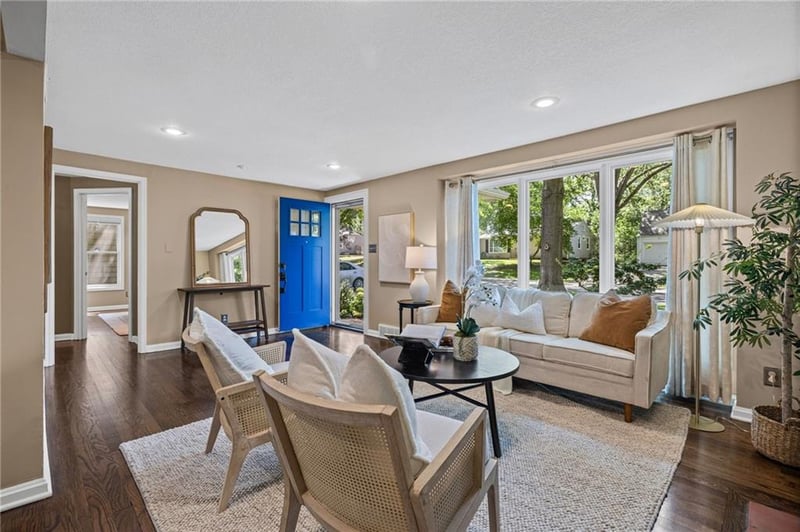 7309 Canterbury St, Prairie Village, KS 66208