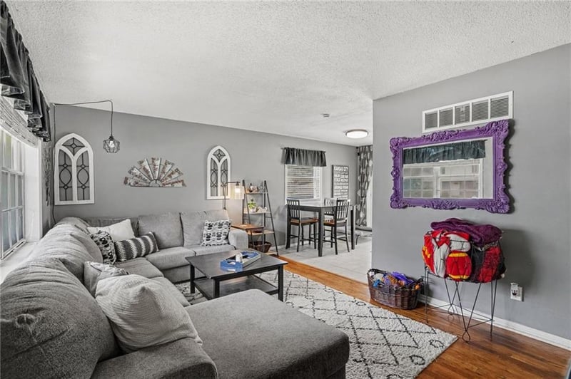 5052 NE 56th Pl, Kansas City, MO 64119