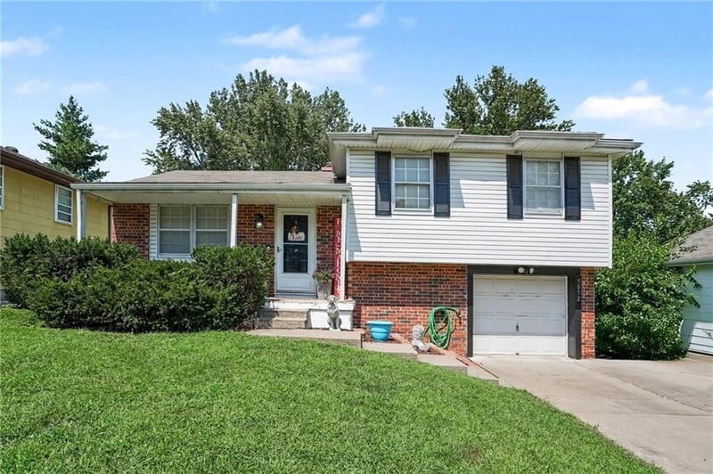 5052 NE 56th Pl, Kansas City, MO 64119