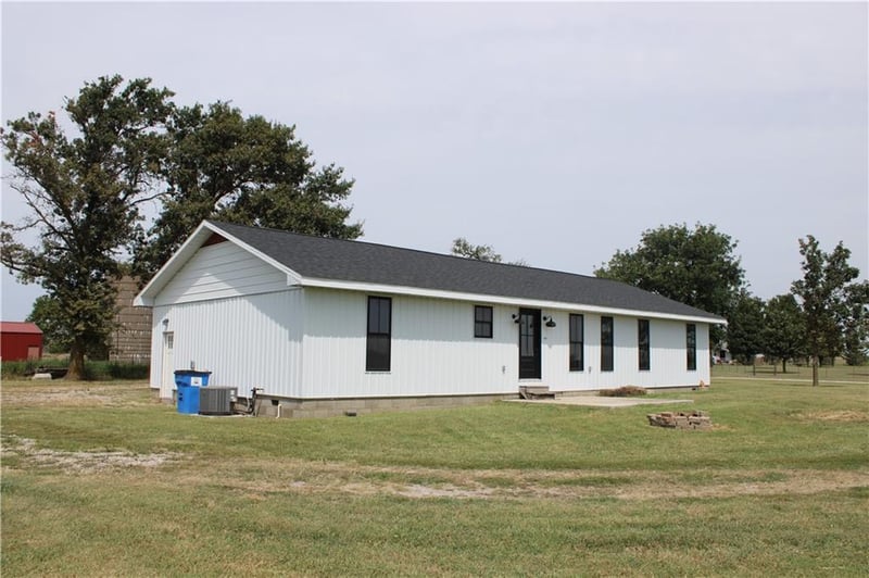 223 W 510th Ave, Cherokee, KS 66724