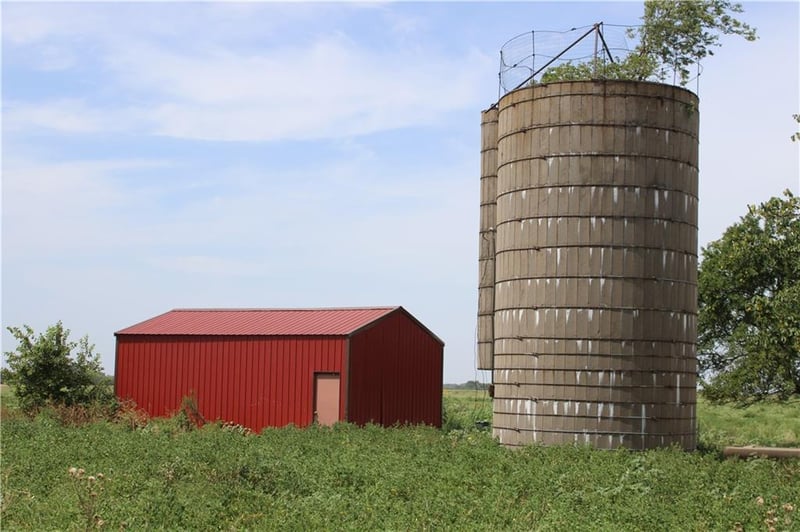 223 W 510th Ave, Cherokee, KS 66724