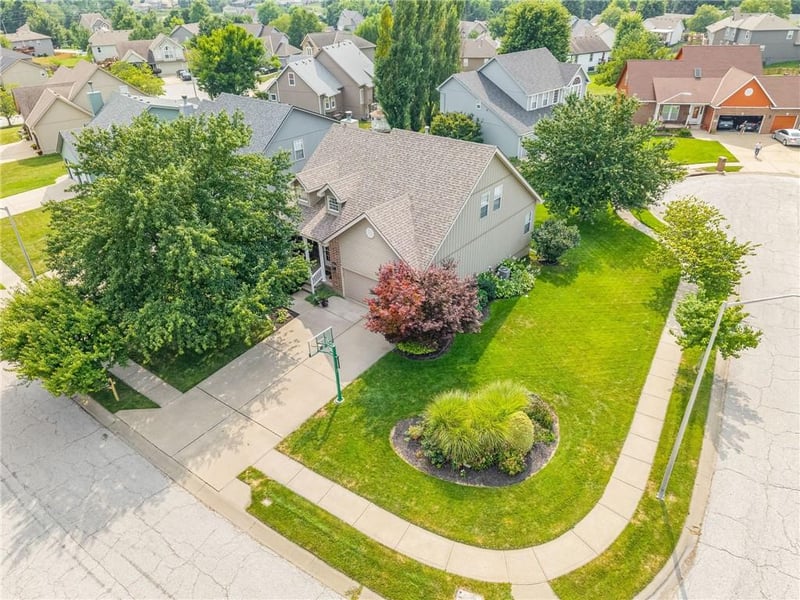 10912 N Wallace Ave, Kansas City, MO 64157