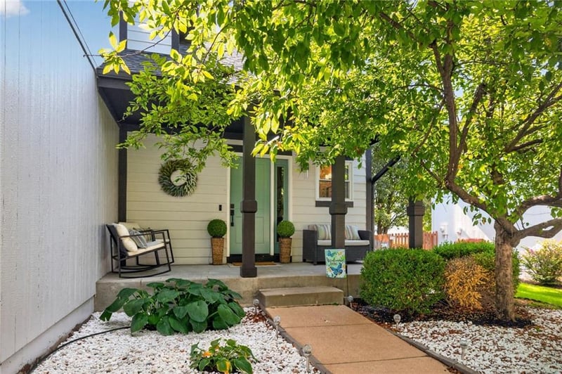 16122 S Stagecoach Dr, Olathe, KS 66062