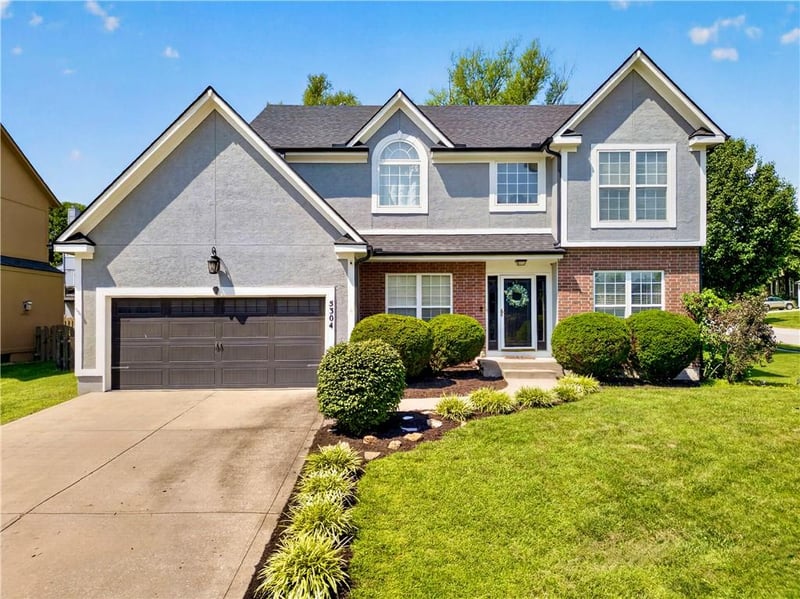 5304 Payne St, Shawnee, KS 66226