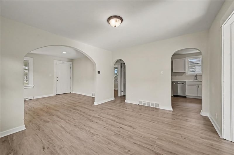 619 S Ash Ave, Independence, MO 64053