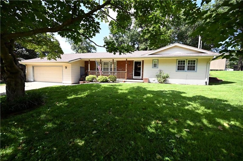 1203 W Price Ave, Savannah, MO 64485