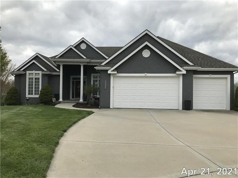10804 N Cosby Ave, Kansas City, MO 64154