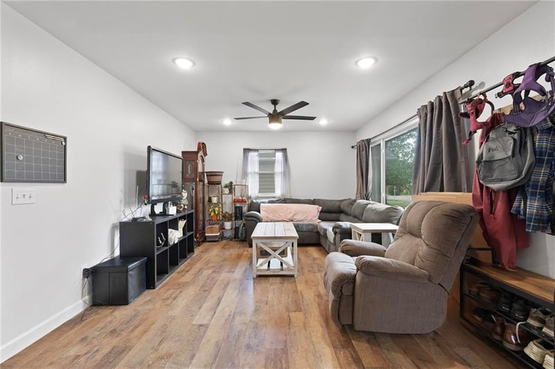 210 Goode Ave, Columbus, KS 66725