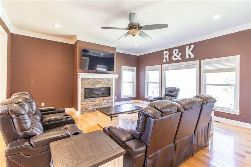 17795 Stoney Creek Ln, Warsaw, MO 65355