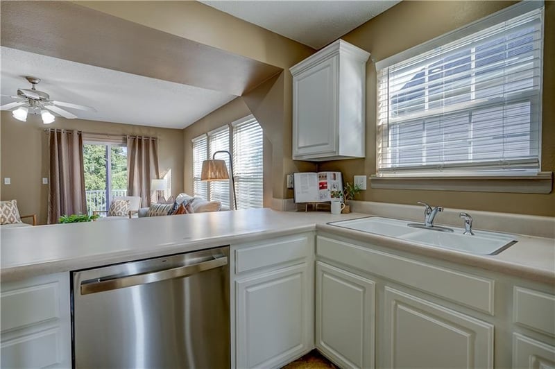 9739 N Lewis Ave, Kansas City, MO 64157