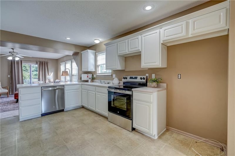 9739 N Lewis Ave, Kansas City, MO 64157