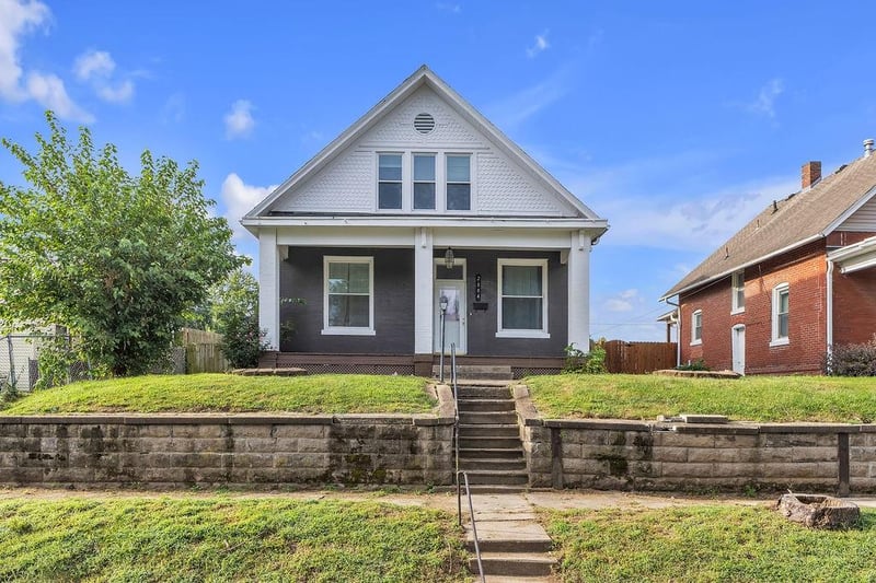 2804 Penn St, St Joseph, MO 64507
