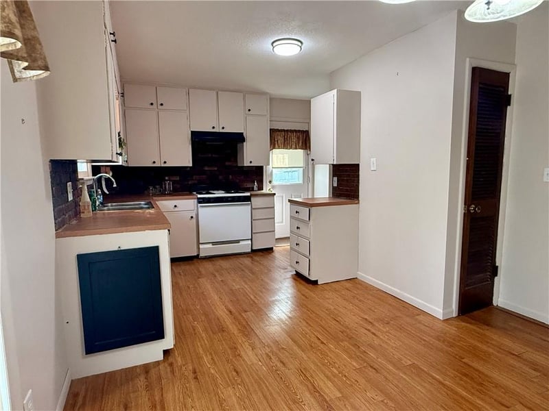 811 Jarboe St, Burlington, KS 66839