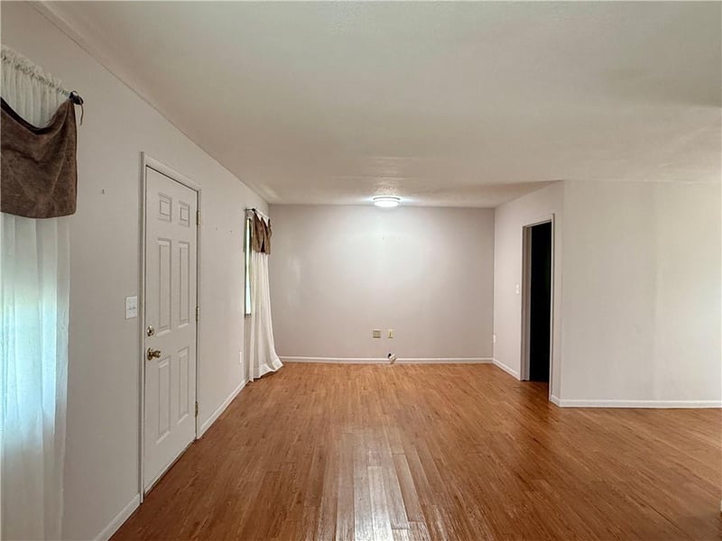 811 Jarboe St, Burlington, KS 66839