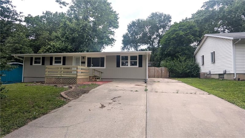 8602 E 91st Ter, Kansas City, MO 64138