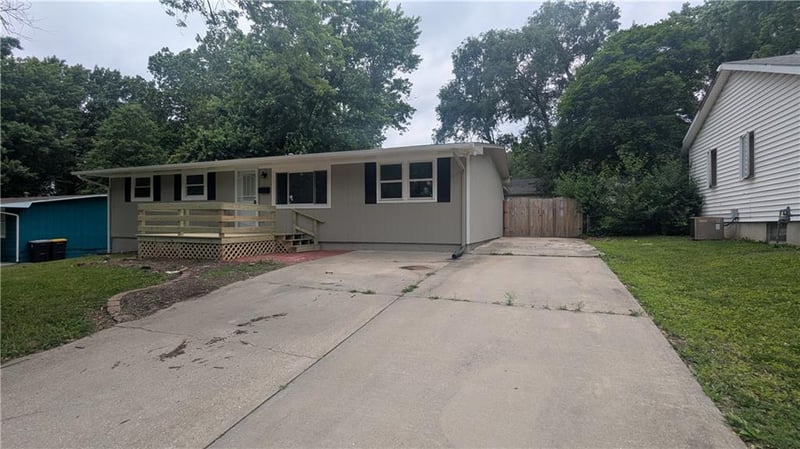 8602 E 91st Ter, Kansas City, MO 64138