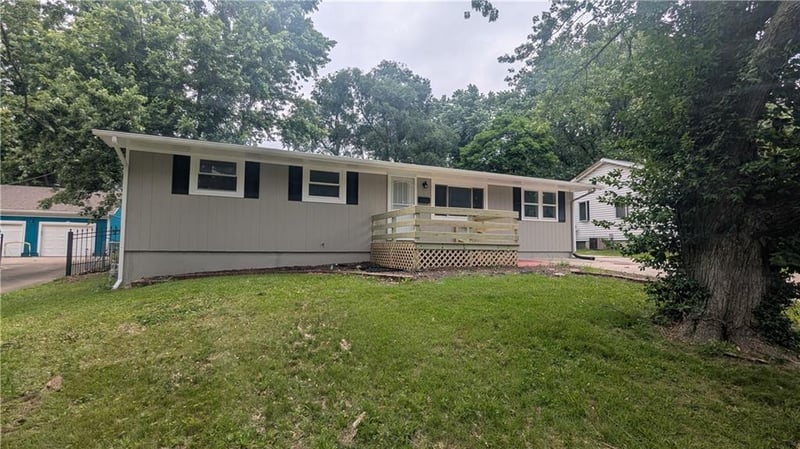 8602 E 91st Ter, Kansas City, MO 64138