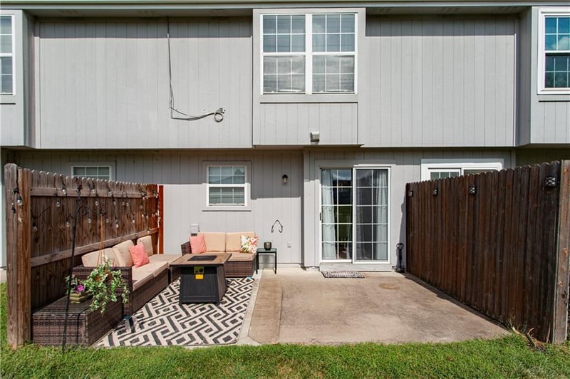 5743 NW Plantation Ln #197-B, Lee's Summit, MO 64064