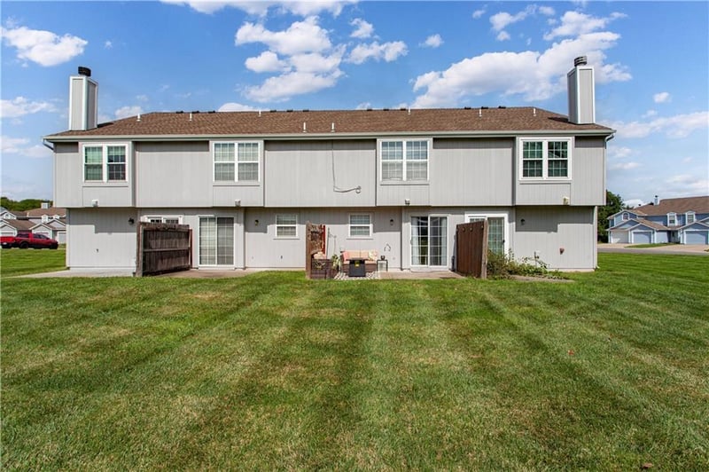 5743 NW Plantation Ln #197-B, Lee's Summit, MO 64064