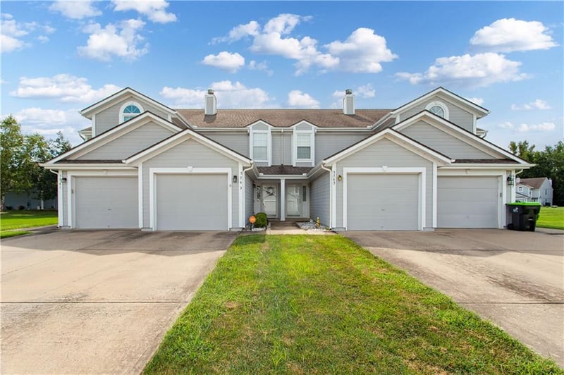 5743 NW Plantation Ln #197-B, Lee's Summit, MO 64064