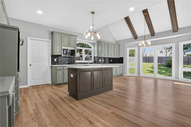 6801 N Quincy Cir, Kansas City, MO 64119