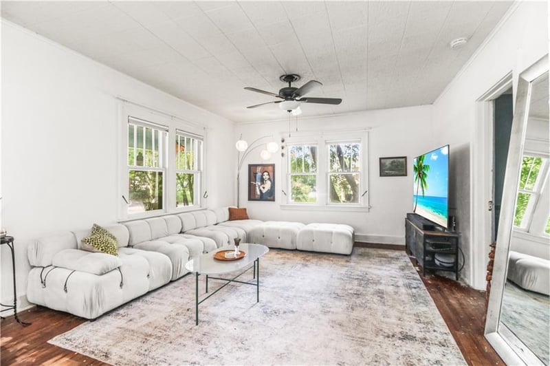 1116 W Maple Ave, Independence, MO 64050