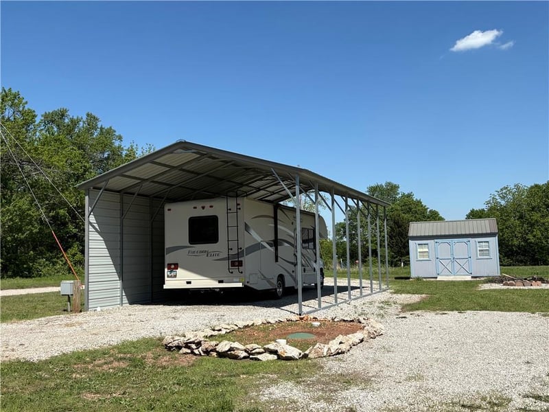 2 S Eagle Ln, Mound City, KS 66056