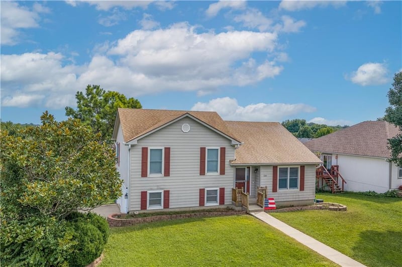1720 Sunrise Dr, Warrensburg, MO 64093